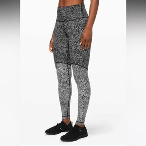Lululemon Wunder Under High-Rise Tight 28" - Size 10, black white print